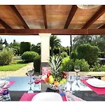 Villa Two-bedroom House With Country Views By Renthousing *