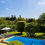 Villa Two-bedroom House With Country Views By Renthousing *