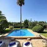 Villa Two-bedroom House With Country Views By Renthousing *