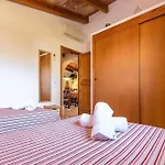 Two-bedroom House With Country Views By Renthousing Villa *
