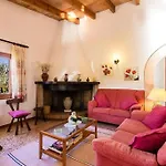 Two-bedroom House With Country Views By Renthousing *