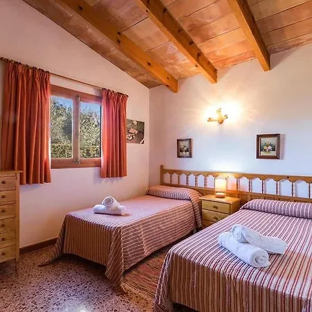 Villa Two-bedroom House With Country Views By Renthousing *