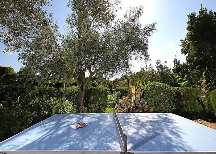 Willa Two-bedroom House With Country Views By Renthousing *