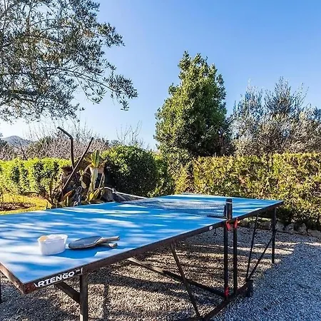 Two-bedroom House With Country Views By Renthousing Villa