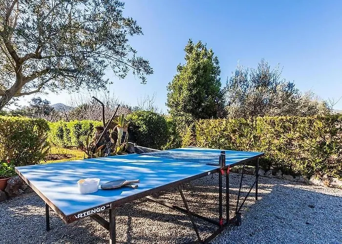 Two-bedroom House With Country Views By Renthousing Villa